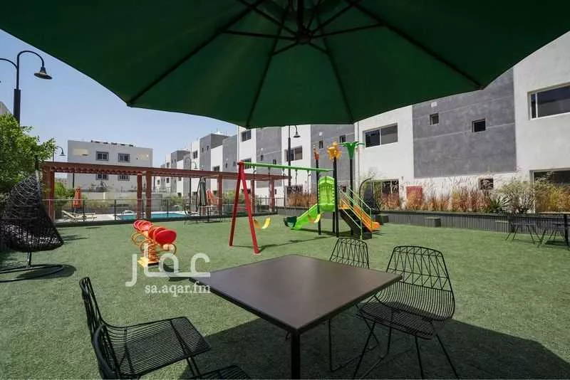 عمارة 2487 م² في المرجان 8