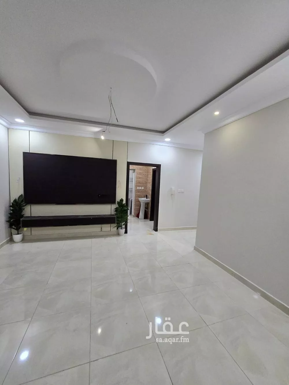 شقة 5 غرف في ضاحية الملك فهد 11