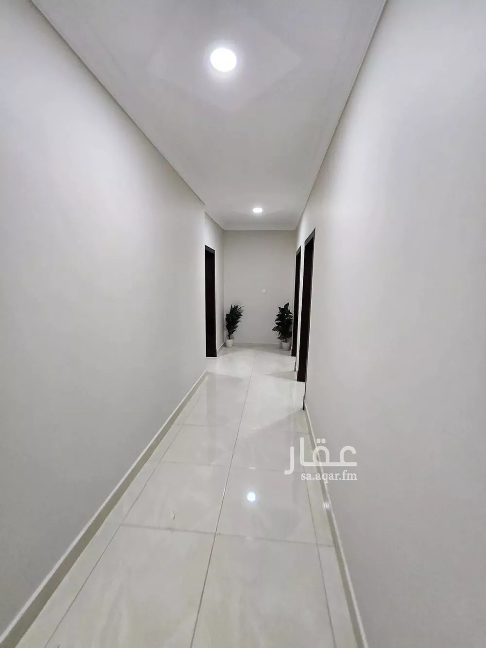 شقة 5 غرف في ضاحية الملك فهد 13