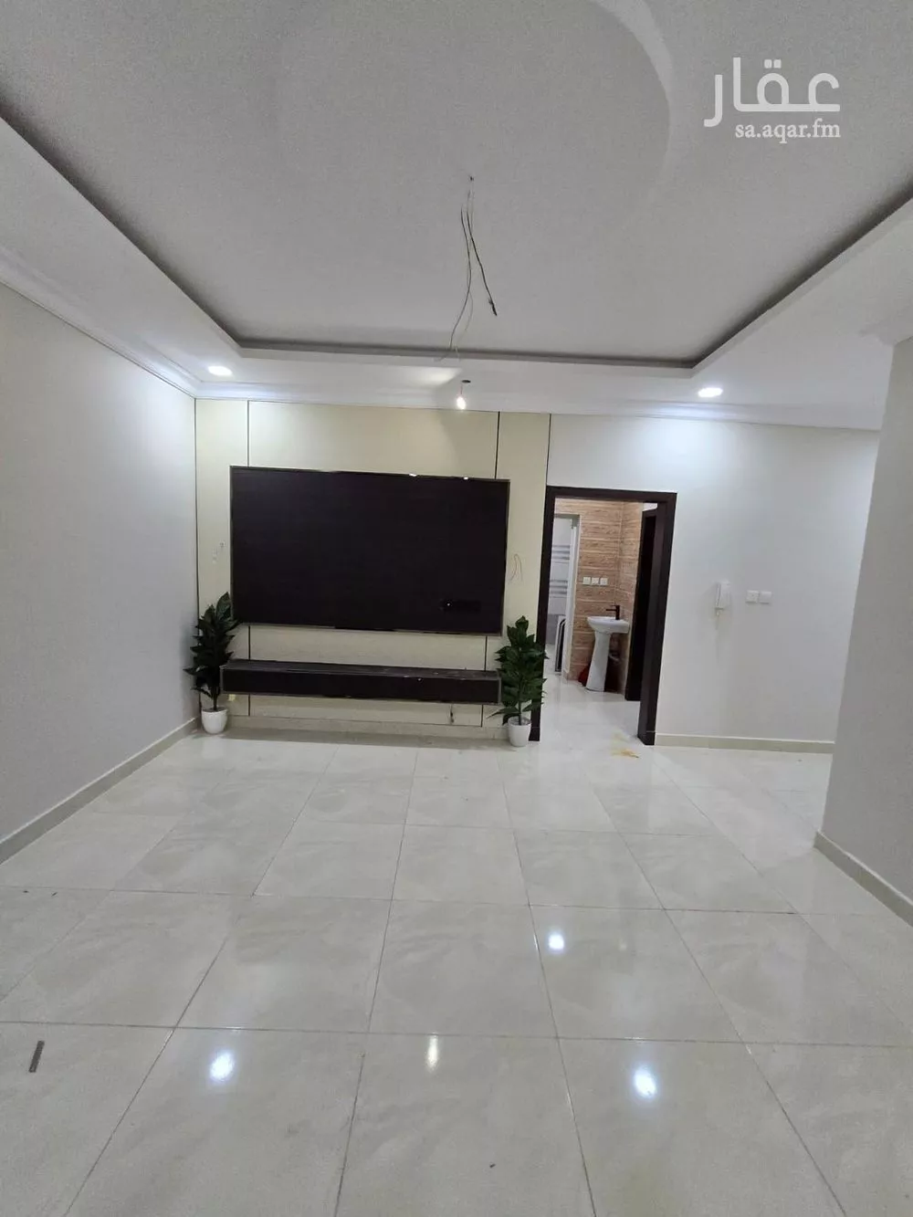 شقة 5 غرف في ضاحية الملك فهد 15