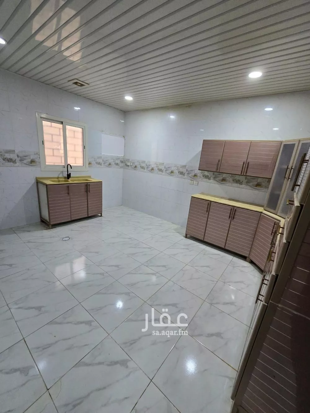 شقة 5 غرف في ضاحية الملك فهد 10