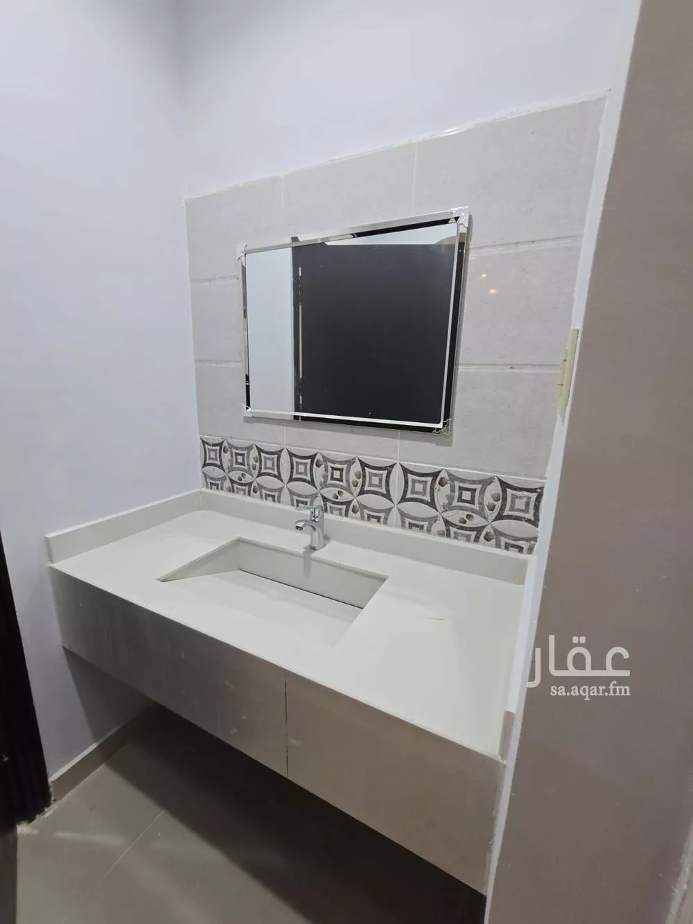 شقة 5 غرف في النور 19