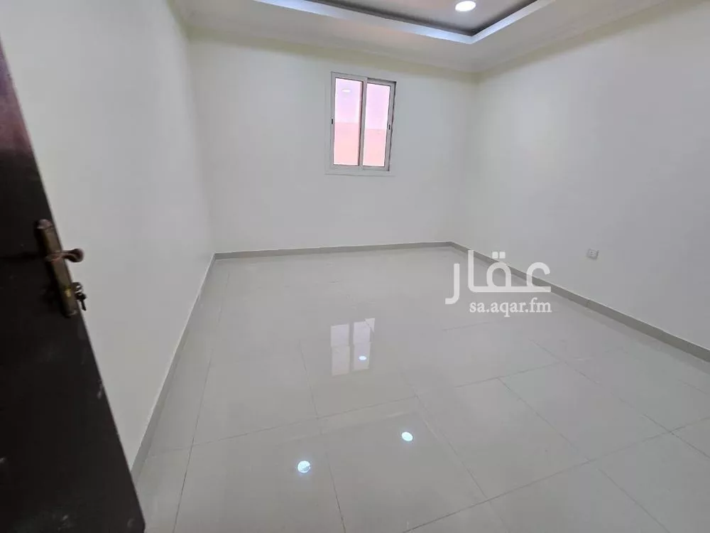 شقة 4 غرف في النور 8