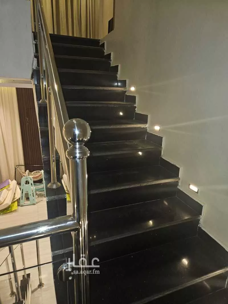 فيلا 6 غرف في العريجاء الغربية 15