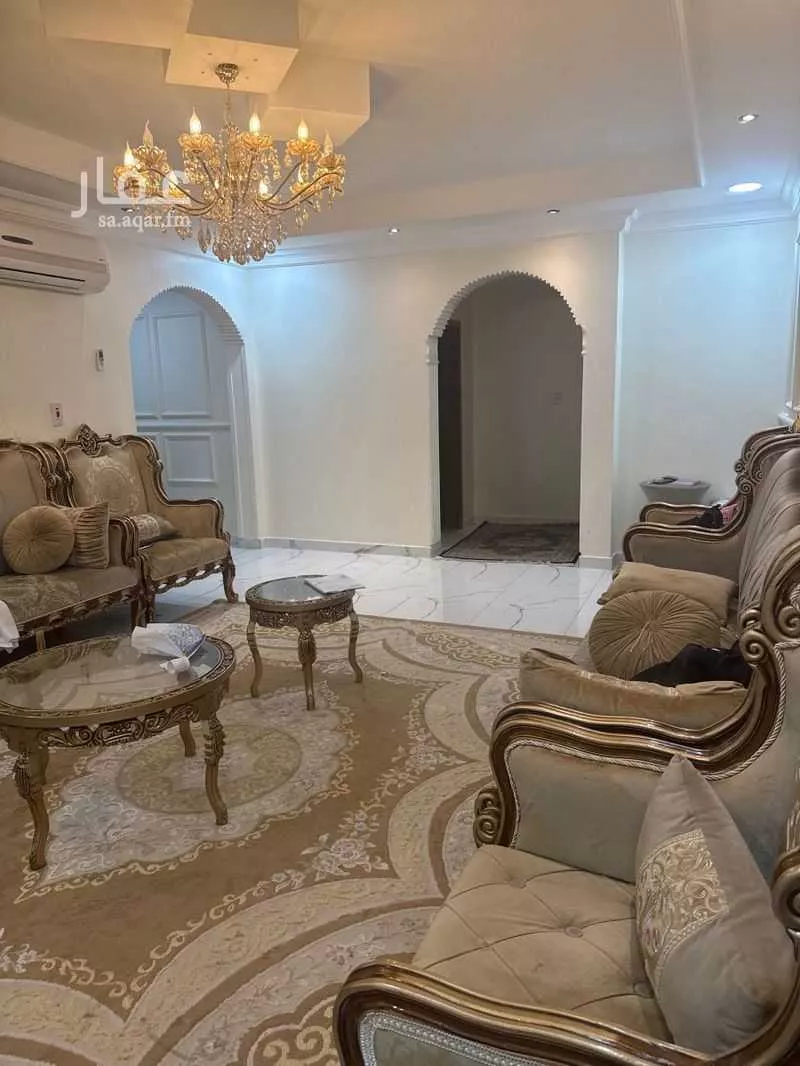 شقة 5 غرف في احد 6