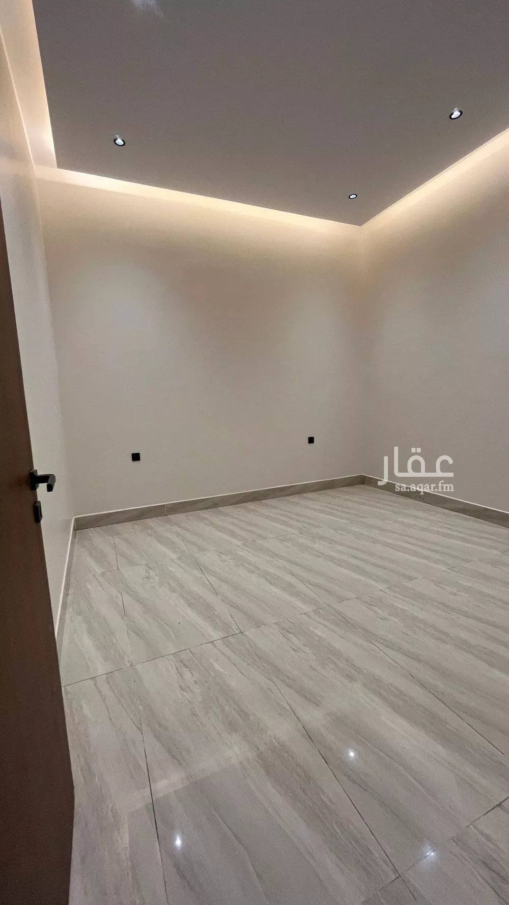 شقة 5 غرف في عكاظ 10