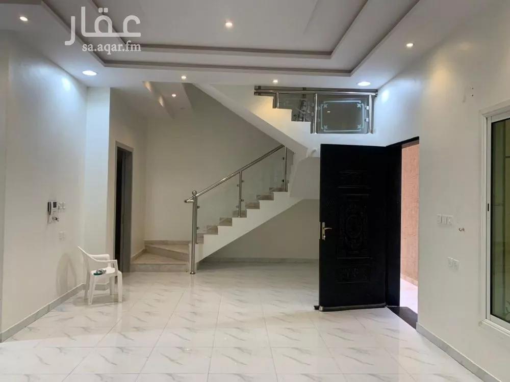 فيلا 8 غرف في القادسية 6