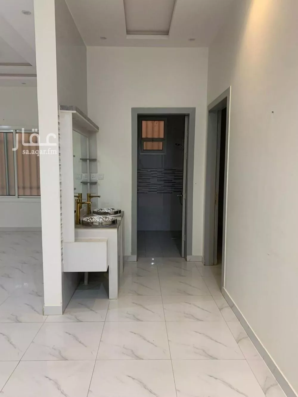 فيلا 8 غرف في القادسية 7