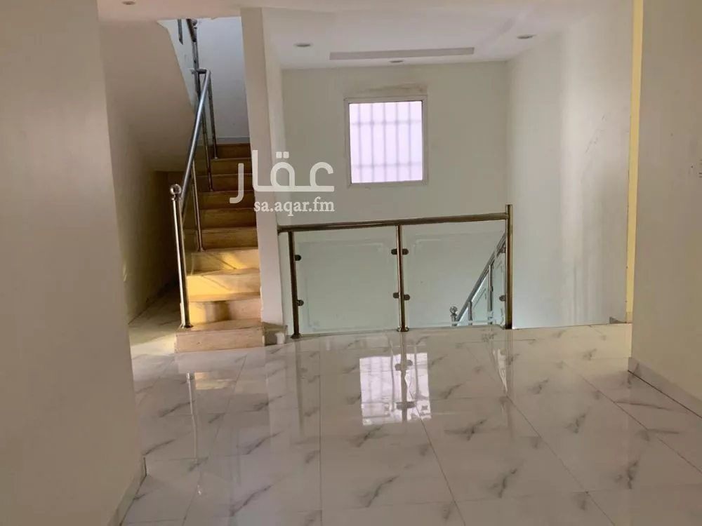 فيلا 8 غرف في القادسية 8