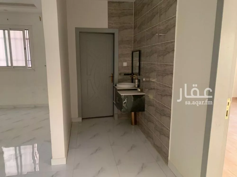 فيلا 8 غرف في القادسية 9