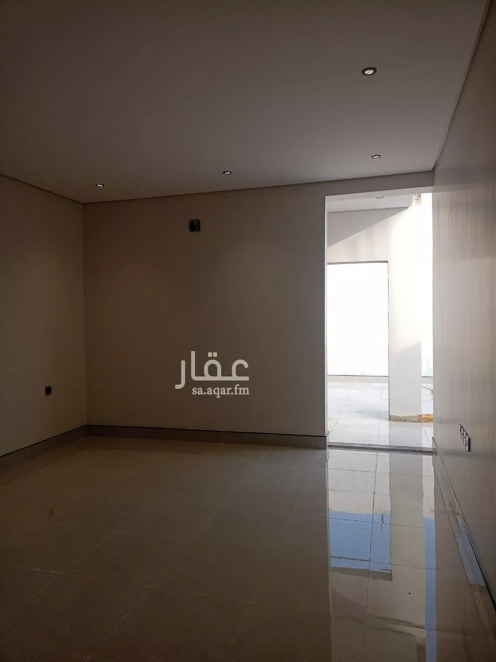 شقة 3 غرف في الشرق 10