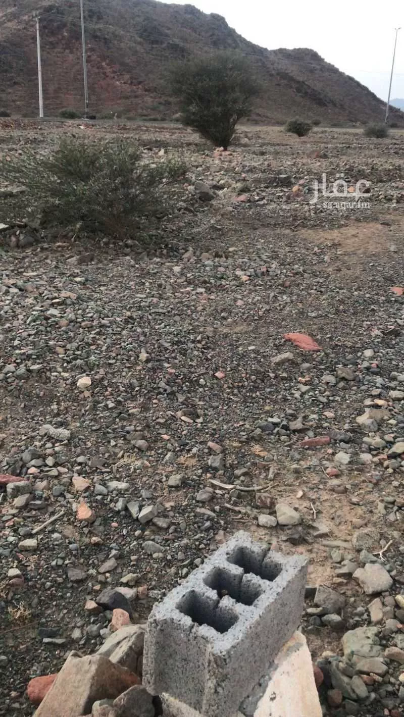 أرض 920 م² في البلقاء 4