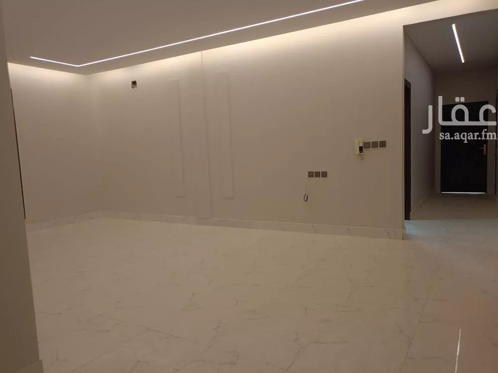 3 bedroom floor in Al Janadriyah 3