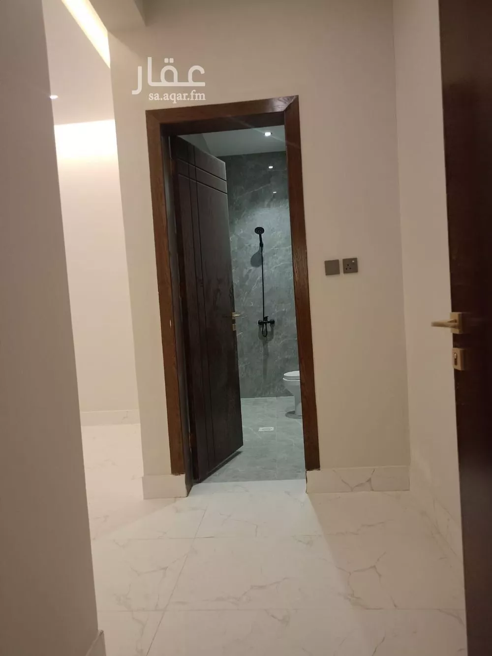 3 bedroom floor in Al Janadriyah 7