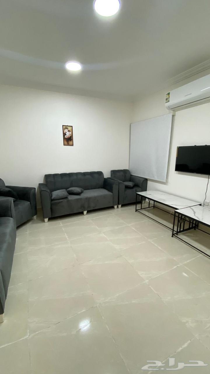 شقة 4 غرف في بطحاء قريش 7