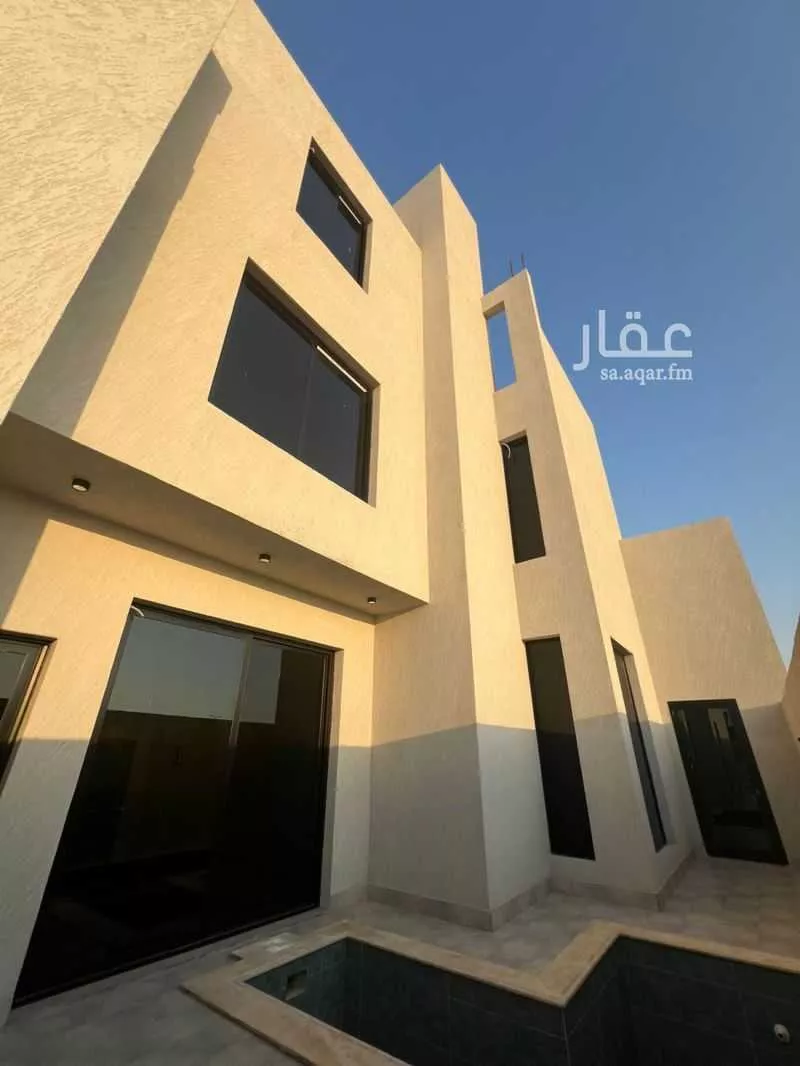 6 bedroom villa in Al Yaqout 3