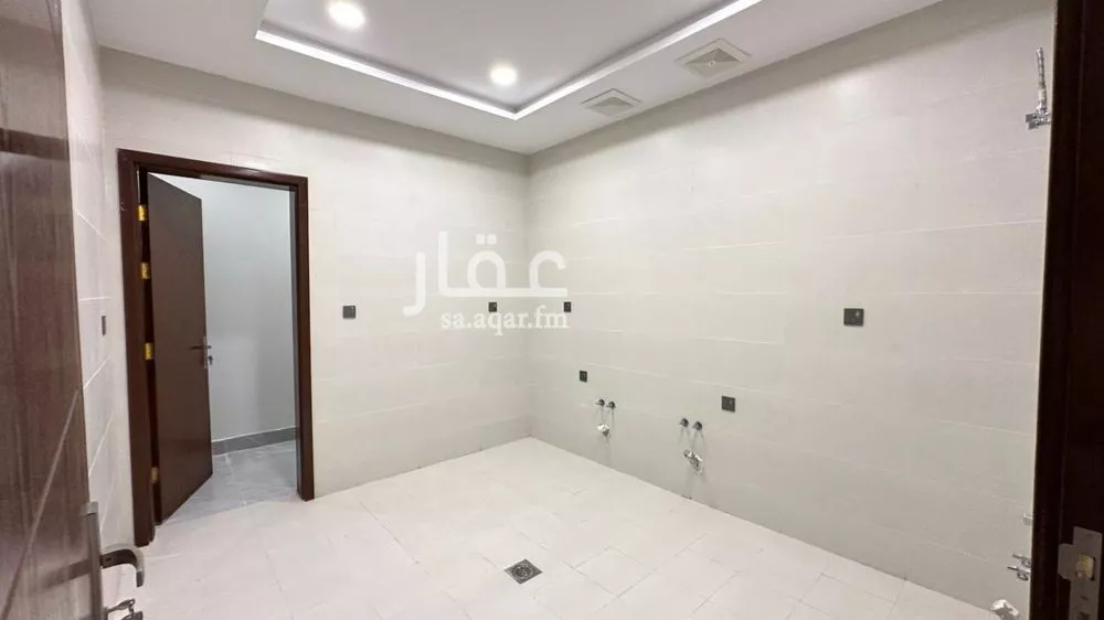 شقة 4 غرف في المروة 8