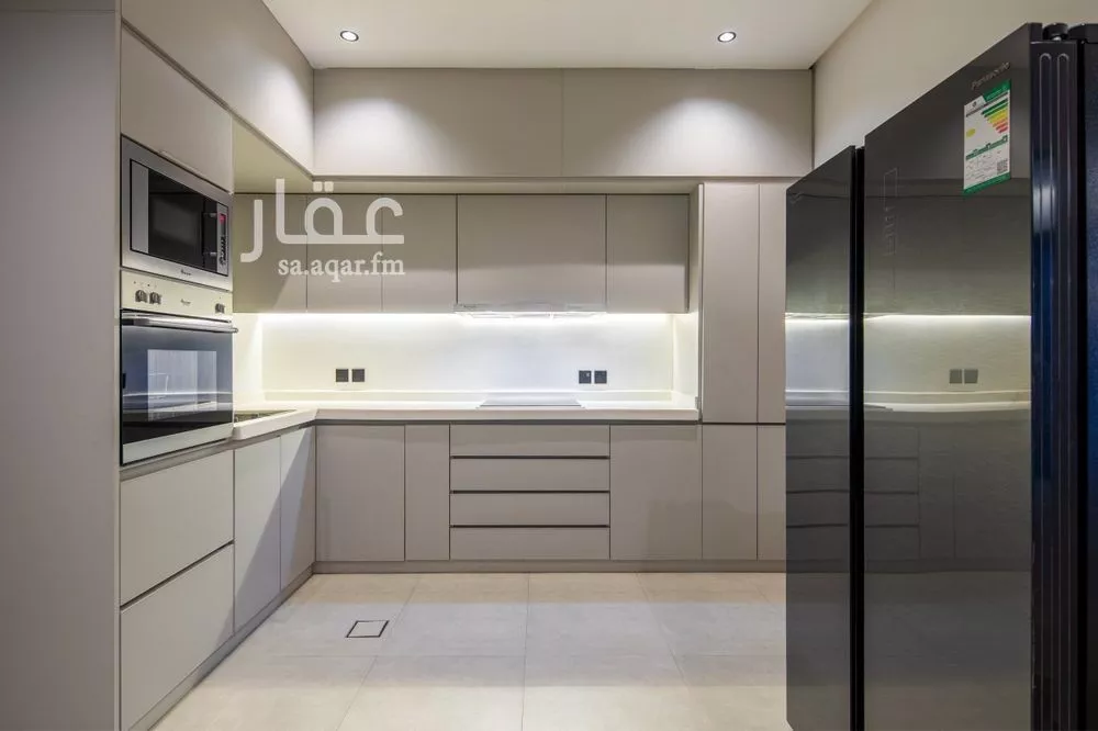 فيلا 5 غرف في العارض 6