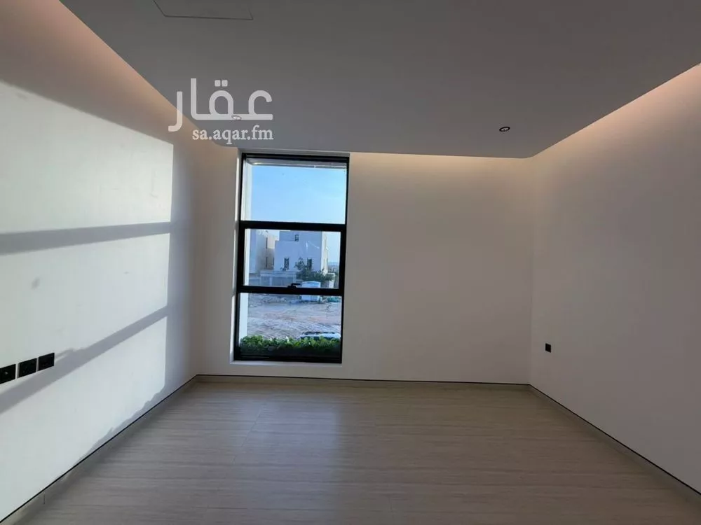 فيلا 4 غرف في العارض 13