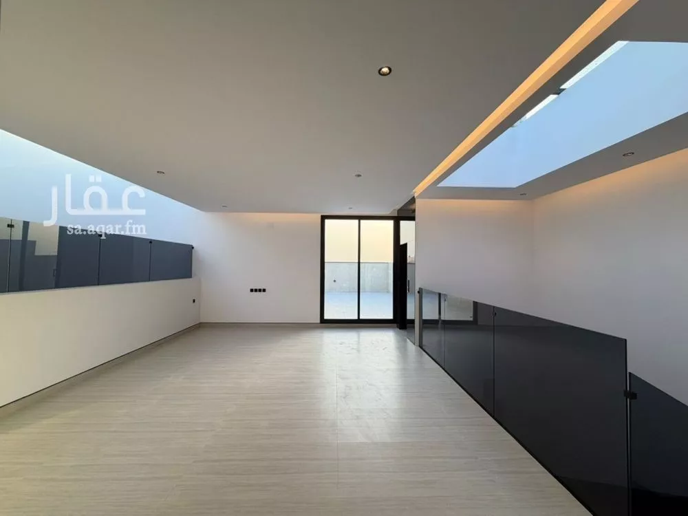 فيلا 4 غرف في العارض 5