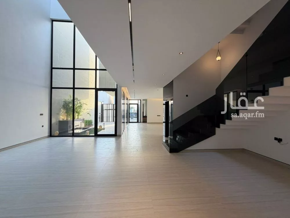 فيلا 4 غرف في العارض 6