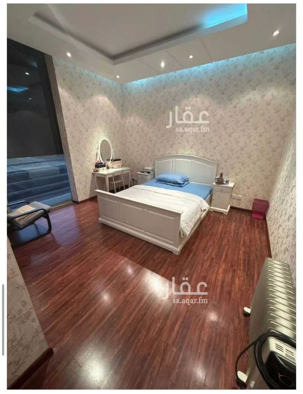 فيلا 4 غرف في العارض 8