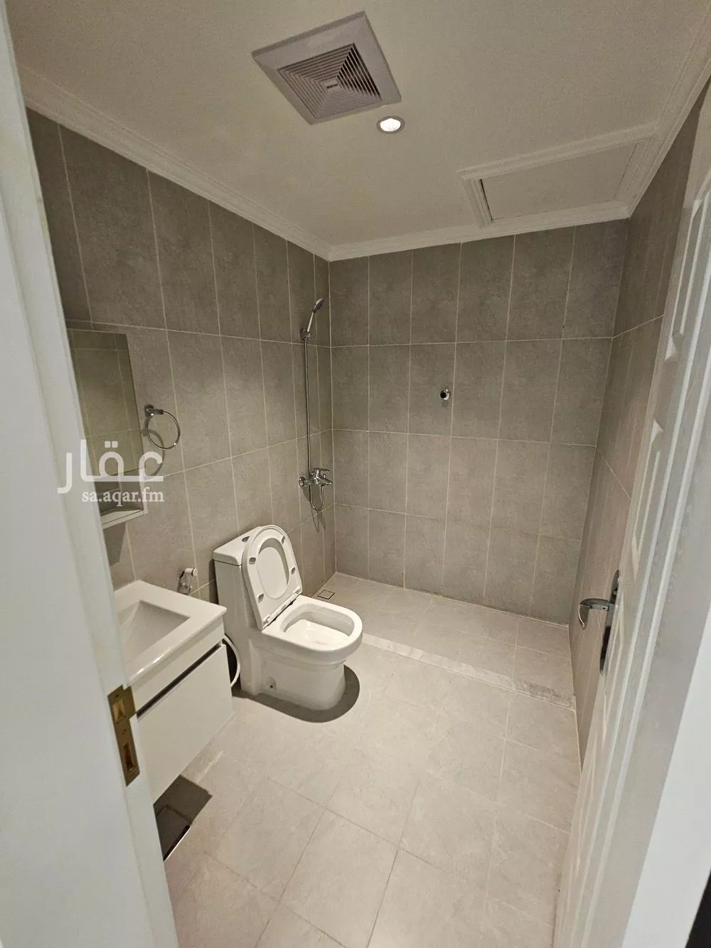 فيلا 5 غرف في الراكة الشمالية 17