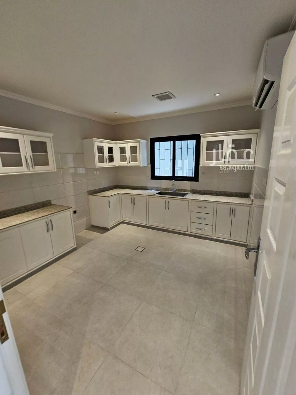 فيلا 5 غرف في الراكة الشمالية 6