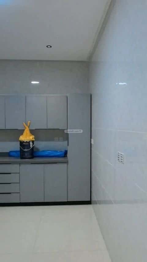 3 bedroom apartment in Al Rabwa, Jeddah 8
