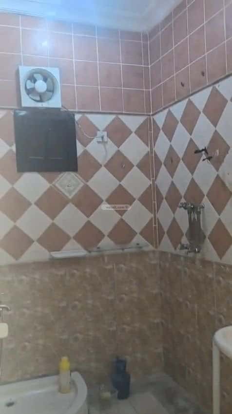 شقة 4 غرف في الربوة 8