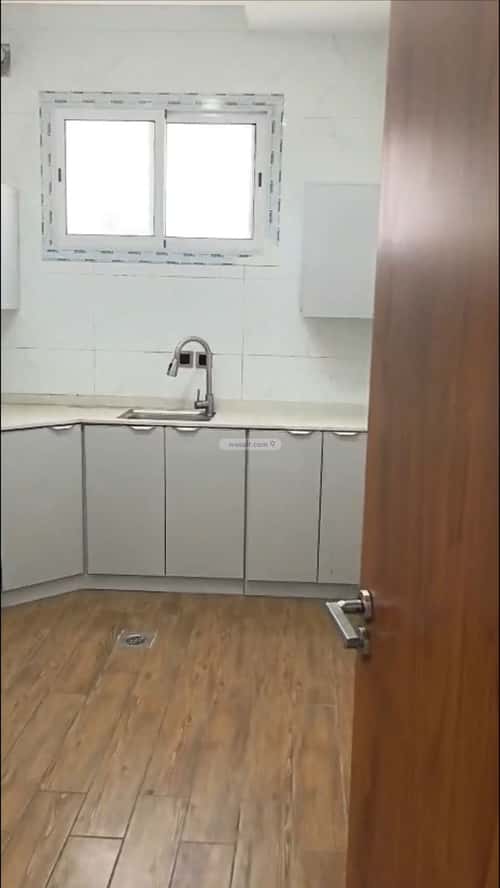 شقة 3 غرف في الربوة 8