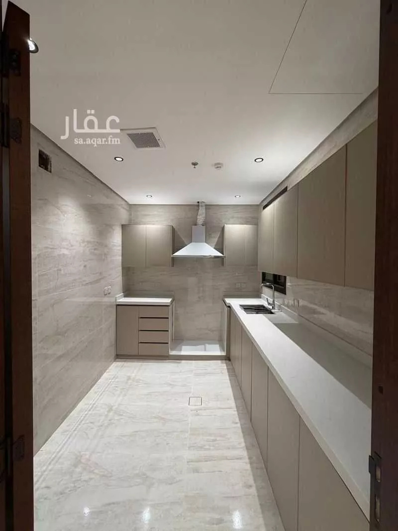 عمارة 672 م² في العارض 2