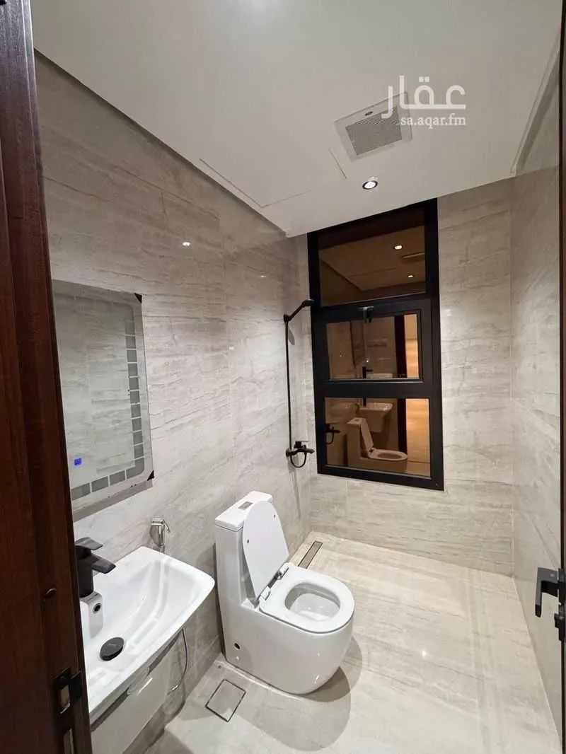 عمارة 672 م² في العارض 3