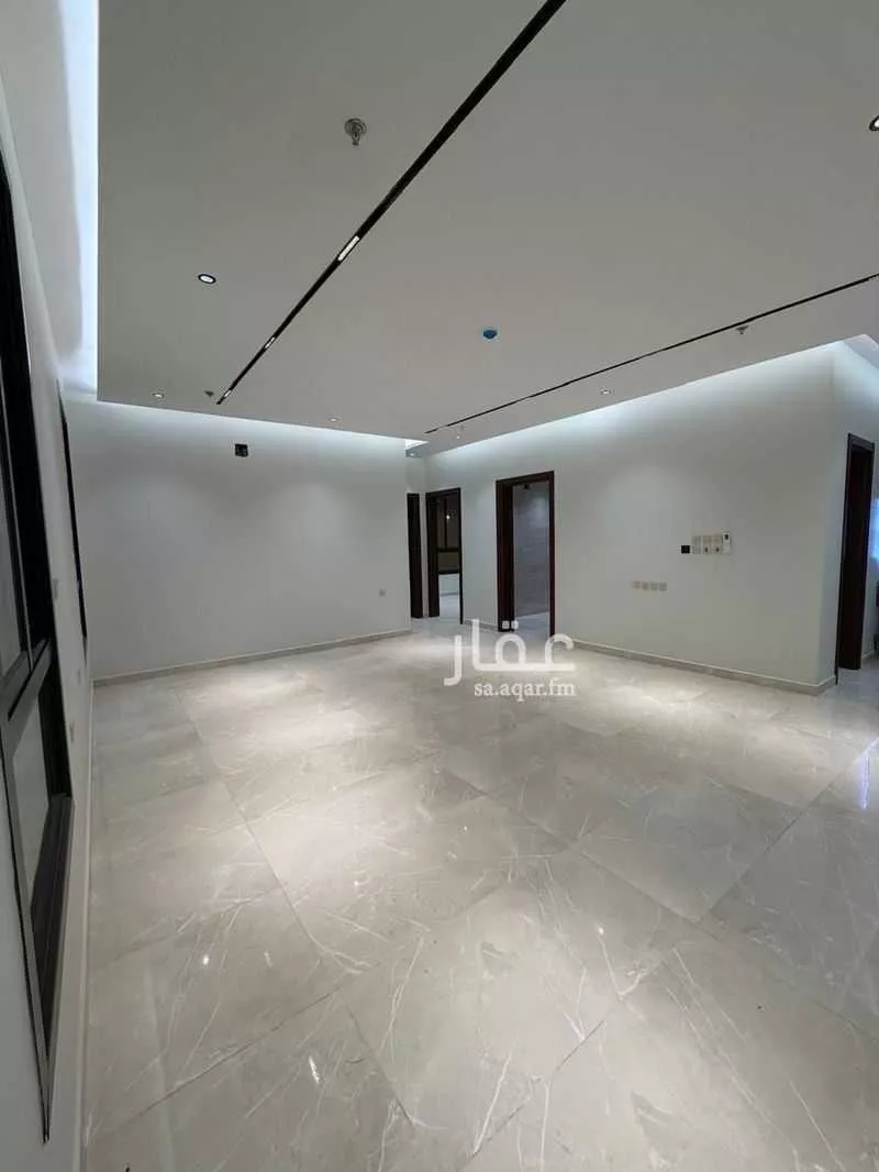 عمارة 672 م² في العارض 6