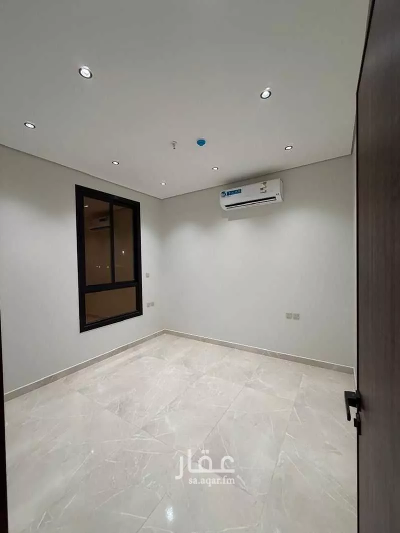 عمارة 672 م² في العارض 7