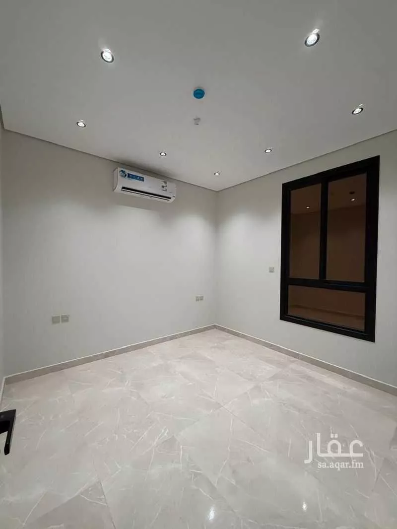 عمارة 672 م² في العارض 10