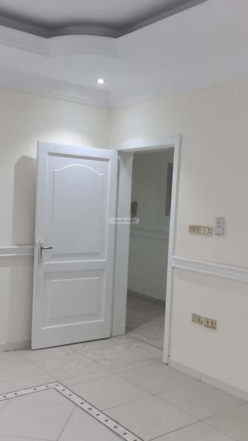 شقة 6 غرف في الروضة 3