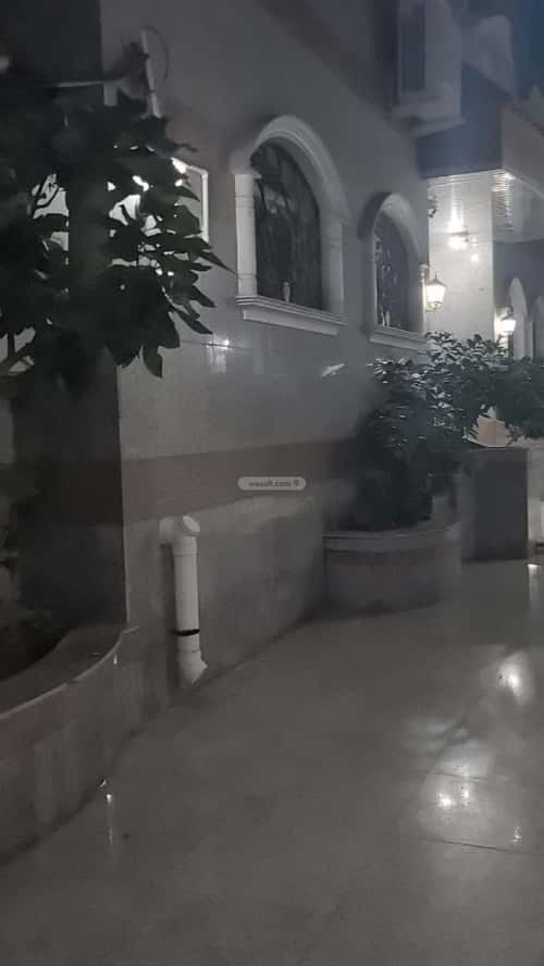 شقة 6 غرف في الروضة 4