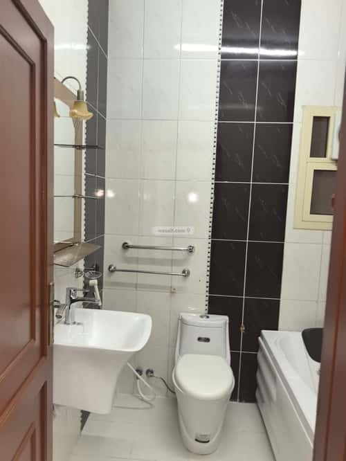 شقة 6 غرف في المروة 19