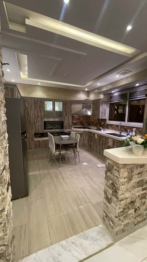 فيلا 8 غرف في الصالحية 2