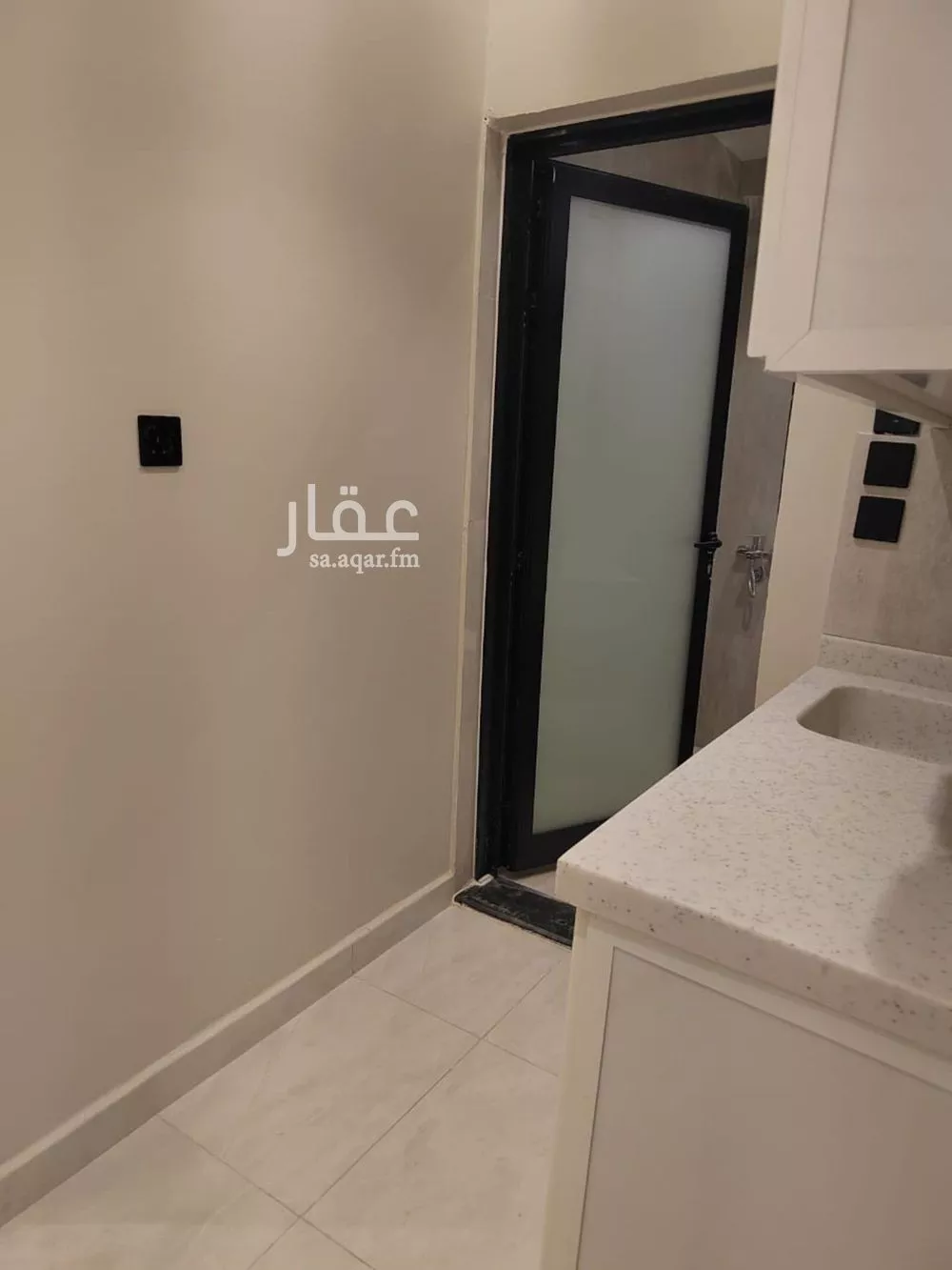 شقة 1 غرف في الملقا 4