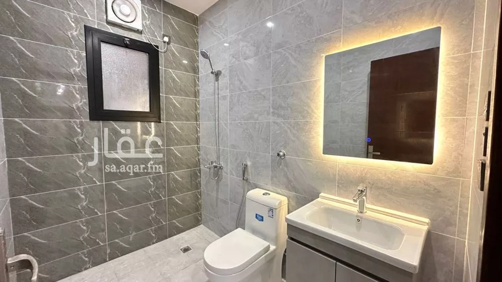 شقة 4 غرف في المروة 8