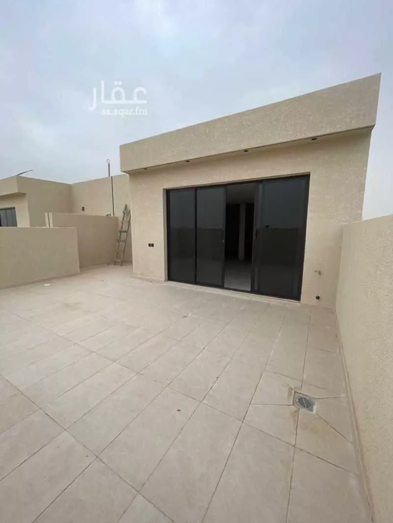 فيلا 5 غرف في العارض 8