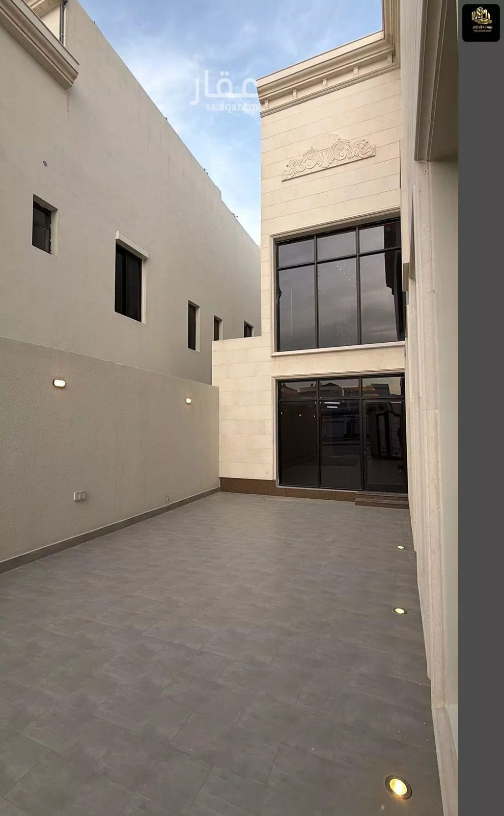 فيلا 8 غرف في اللؤلؤ 5