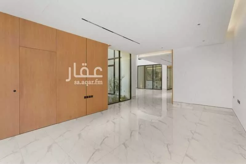 فيلا 5 غرف في النرجس 4