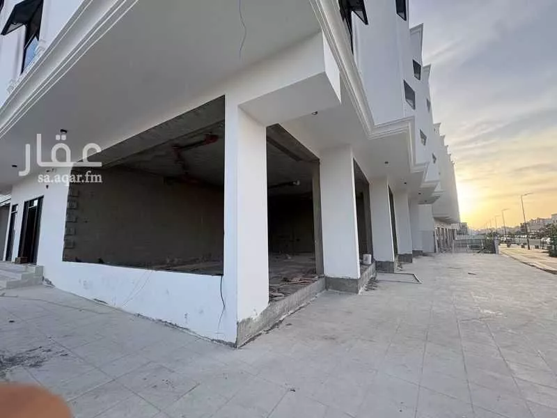 محل 747 م² في عين الخيف 3