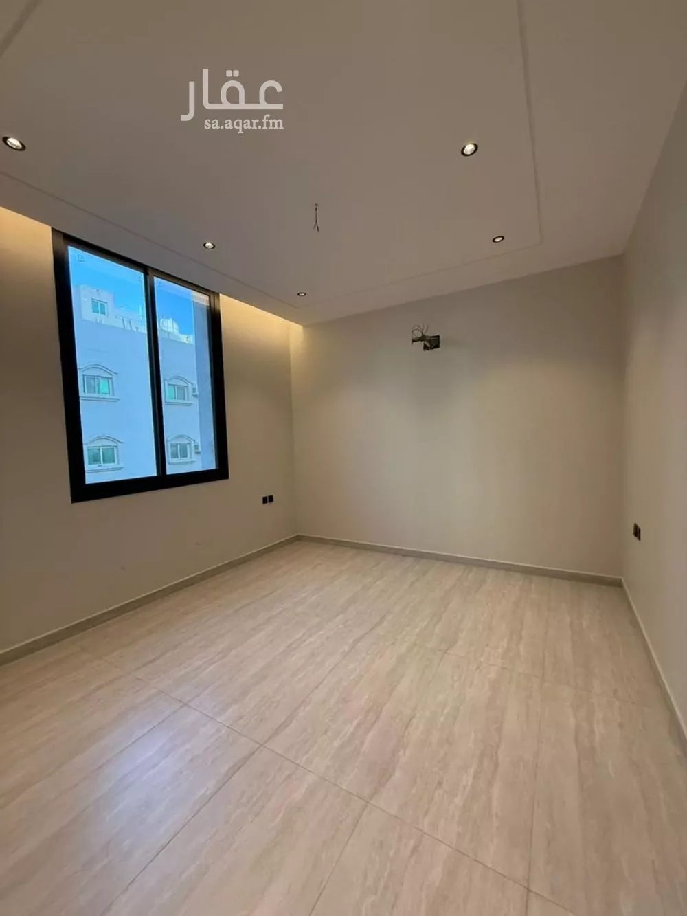 شقة 4 غرف في الروضة 11