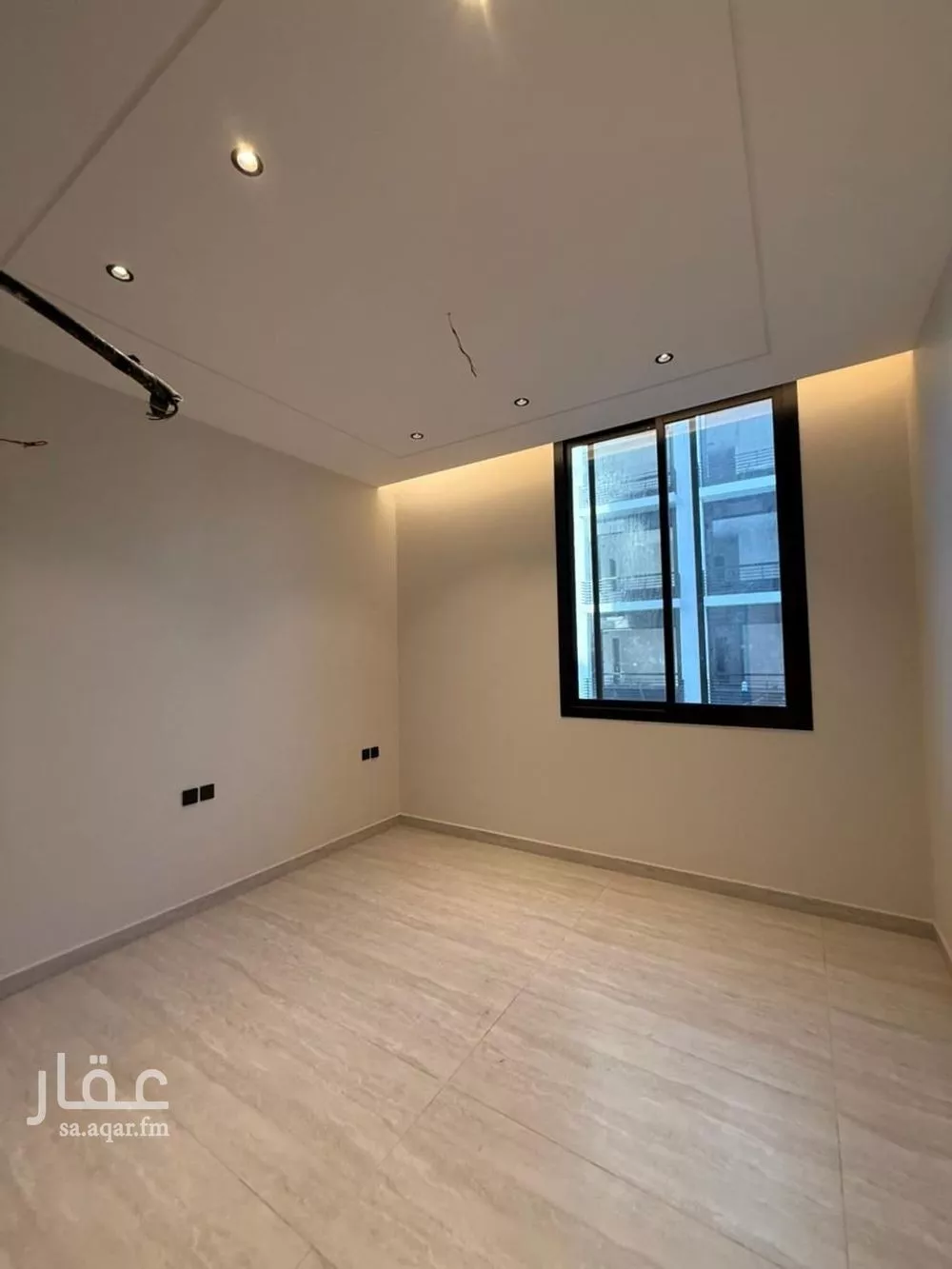 شقة 4 غرف في الروضة 12