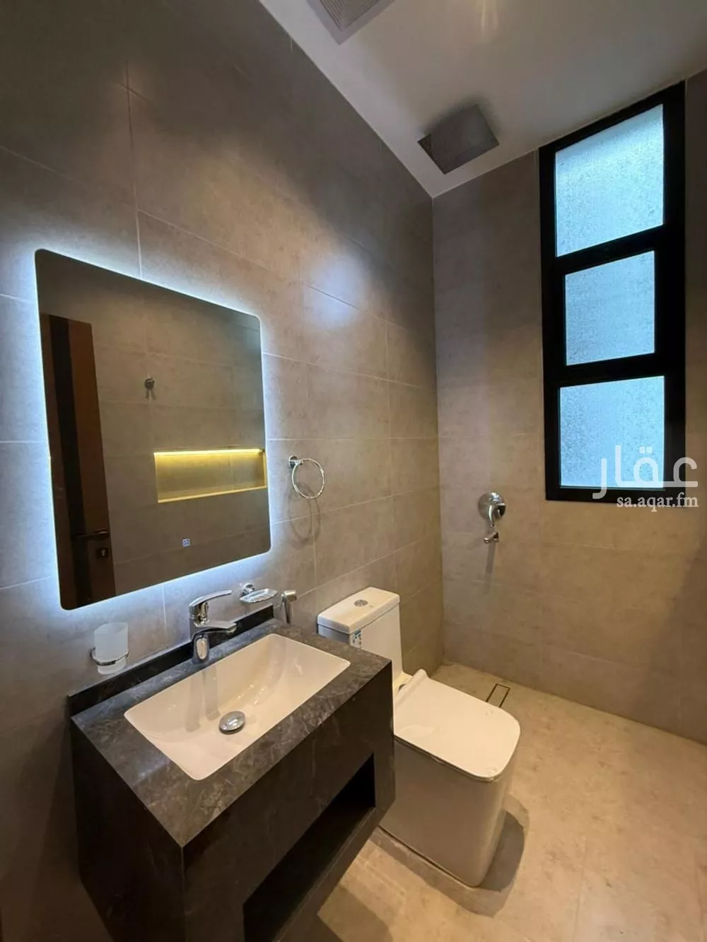 شقة 4 غرف في الروضة 9