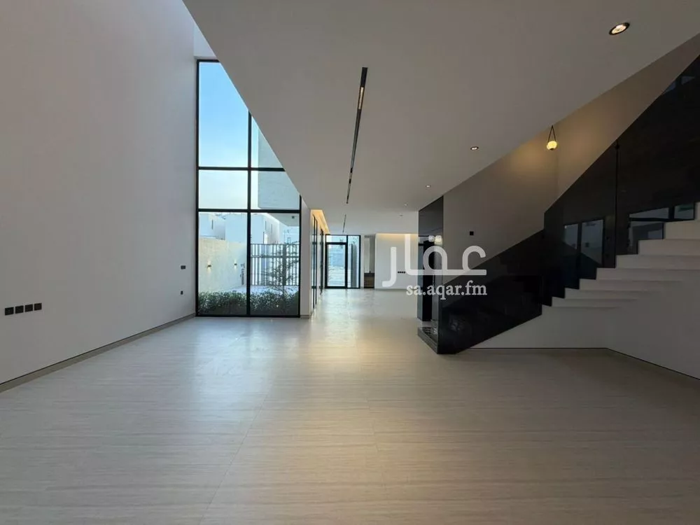 فيلا 4 غرف في العارض 6